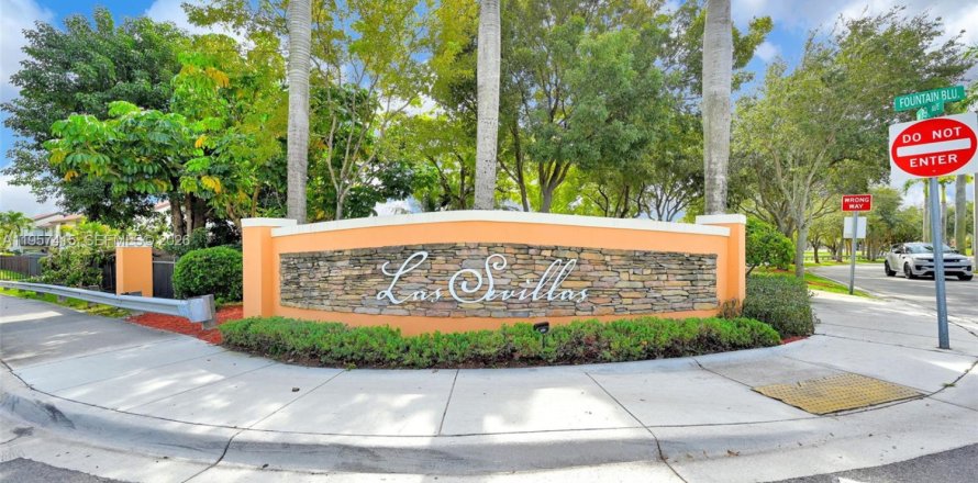 Condo à Miami, Floride, 3 chambres  № 2011435