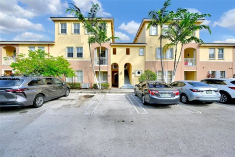 Copropriété à louer à Miami, Floride: 3 chambres, 124.49 m2 № 2011435 - photo 4