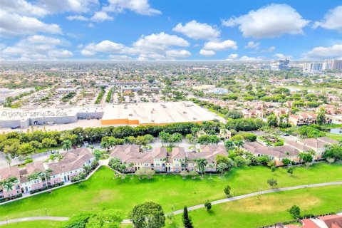 Copropriété à louer à Miami, Floride: 3 chambres, 124.49 m2 № 2011435 - photo 12