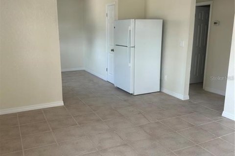 Villa ou maison à louer à Tampa, Floride: 2 chambres, 74.32 m2 № 2344696 - photo 2