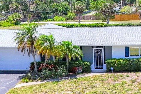 House in Englewood, Florida 3 bedrooms, 174.56 sq.m. № 1737218 - photo 2