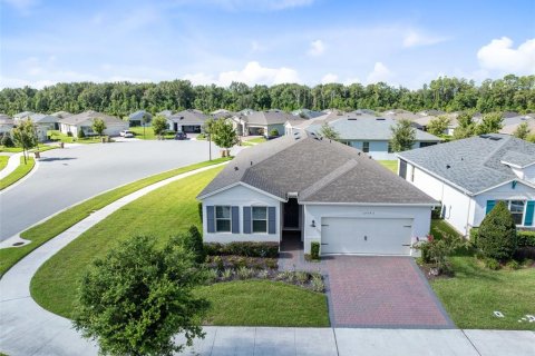 House in Clermont, Florida 4 bedrooms, 188.96 sq.m. № 2308308