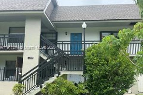 Снять в аренду кондоминиум в Делрей-Бич, Флорида 2 спальни, № 1972573 - фото 1