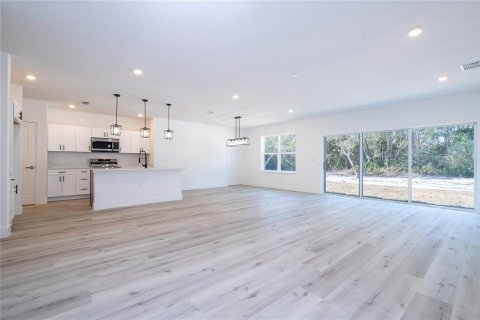 House in Eustis, Florida 4 bedrooms, 172.89 sq.m. № 1541185 - photo 24