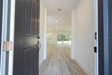 House in Eustis, Florida 4 bedrooms, 172.89 sq.m. № 1541185 - photo 19