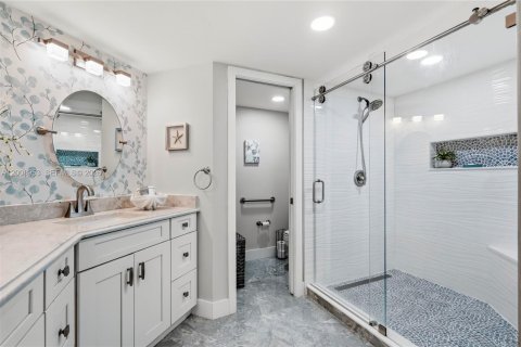 Condo in Jensen Beach, Florida, 2 bedrooms  № 2072332 - photo 18