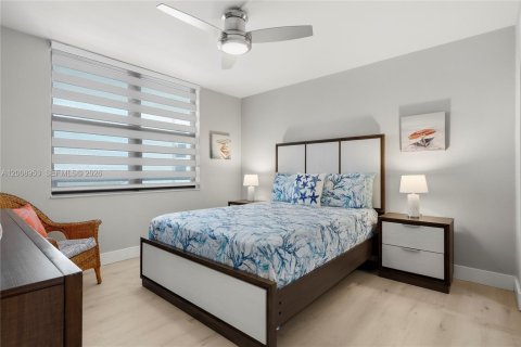 Condo in Jensen Beach, Florida, 2 bedrooms  № 2072332 - photo 21