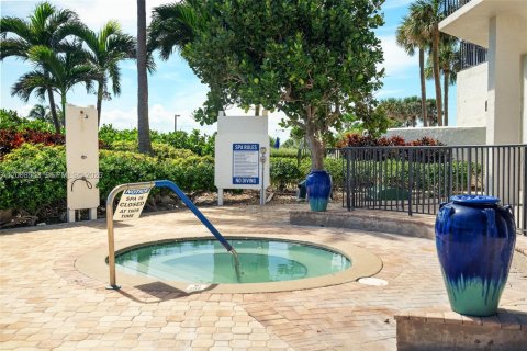 Condo in Jensen Beach, Florida, 2 bedrooms  № 2072332 - photo 30