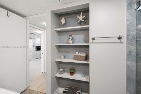 Condo in Jensen Beach, Florida, 2 bedrooms  № 2072332 - photo 24