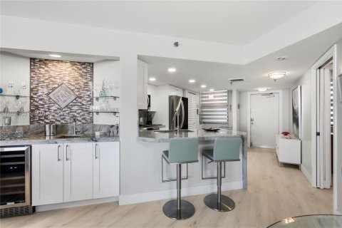 Condo in Jensen Beach, Florida, 2 bedrooms  № 2072332 - photo 8