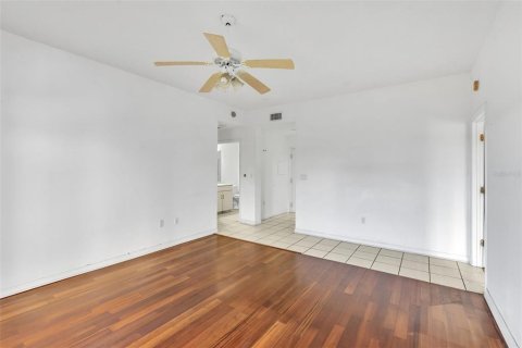 Condo in Venice, Florida, 2 bedrooms № 2093494 - photo 7
