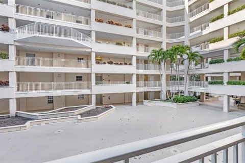 Condo in Venice, Florida, 2 bedrooms № 2093494 - photo 24