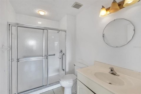 Condo in Venice, Florida, 2 bedrooms № 2093494 - photo 15