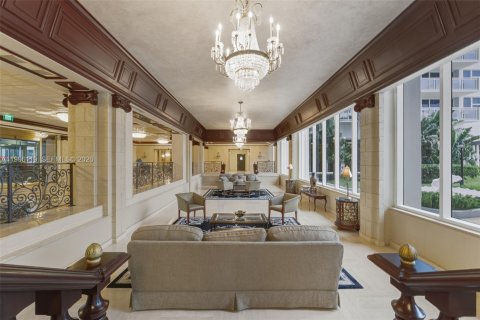 Condo in Hallandale Beach, Florida, 2 bedrooms  № 2059438 - photo 14