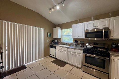 Villa ou maison à louer à Tampa, Floride: 3 chambres, 143.26 m2 № 2094551 - photo 5