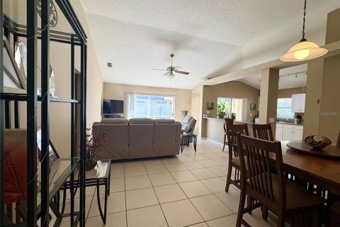 Villa ou maison à louer à Tampa, Floride: 3 chambres, 143.26 m2 № 2094551 - photo 3