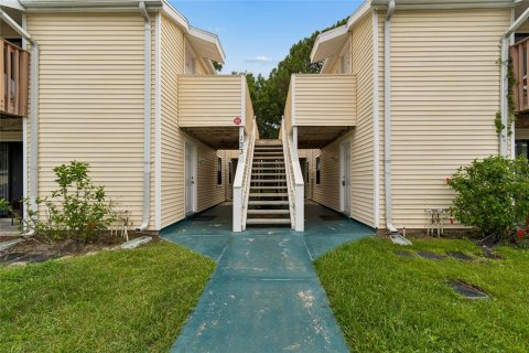 Condominio en venta en Oldsmar, Florida, 2 dormitorios, 85.01 m2 № 2148287 - foto 2