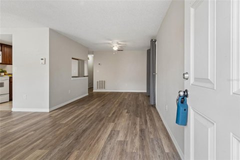 Condominio en venta en Oldsmar, Florida, 2 dormitorios, 85.01 m2 № 2148287 - foto 5