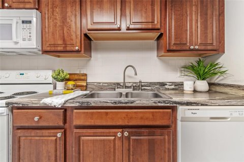 Condominio en venta en Oldsmar, Florida, 2 dormitorios, 85.01 m2 № 2148287 - foto 19