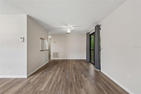Condominio en venta en Oldsmar, Florida, 2 dormitorios, 85.01 m2 № 2148287 - foto 11