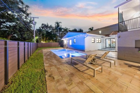 Casa en venta en Miami Shores, Florida, 6 dormitorios, 379.13 m2 № 1944909 - foto 9