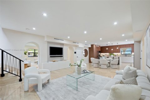 Casa en venta en Miami Shores, Florida, 6 dormitorios, 379.13 m2 № 1944909 - foto 26