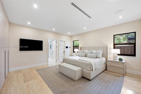 Casa en venta en Miami Shores, Florida, 6 dormitorios, 379.13 m2 № 1944909 - foto 28