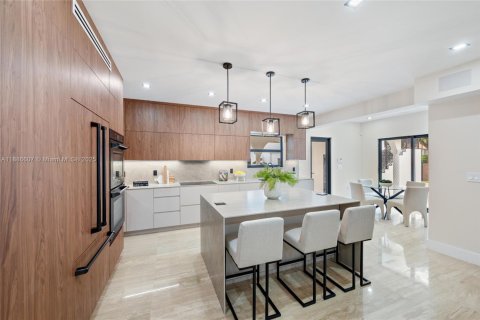Casa en venta en Miami Shores, Florida, 6 dormitorios, 379.13 m2 № 1944909 - foto 19