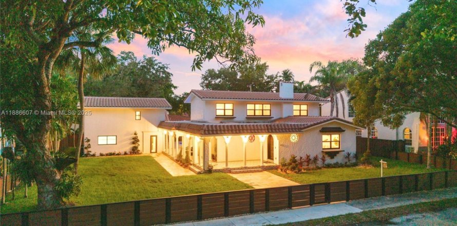 Casa en Miami Shores, Florida 6 dormitorios, 379.13 m2 № 1944909