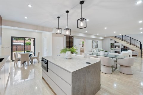 Casa en venta en Miami Shores, Florida, 6 dormitorios, 379.13 m2 № 1944909 - foto 20