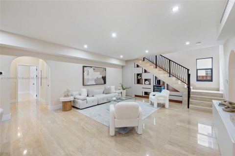 Casa en venta en Miami Shores, Florida, 6 dormitorios, 379.13 m2 № 1944909 - foto 24