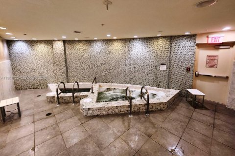 Condo in Miami, Florida № 2043695 - photo 11