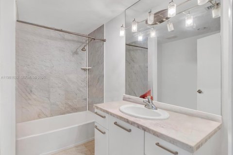Condo in Miami, Florida № 2043695 - photo 4