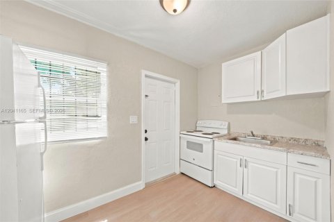 Immobilier commercial à vendre à Miami, Floride: 155.33 m2 № 2248052 - photo 27