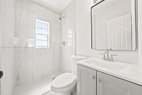 Immobilier commercial à vendre à Miami, Floride: 155.33 m2 № 2248052 - photo 18