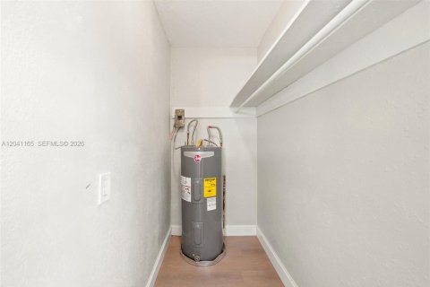 Immobilier commercial à vendre à Miami, Floride: 155.33 m2 № 2248052 - photo 30
