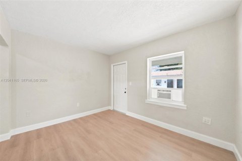 Immobilier commercial à vendre à Miami, Floride: 155.33 m2 № 2248052 - photo 28
