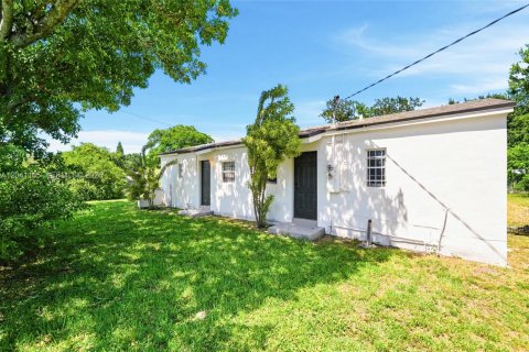 Immobilier commercial à vendre à Miami, Floride: 155.33 m2 № 2248052 - photo 9