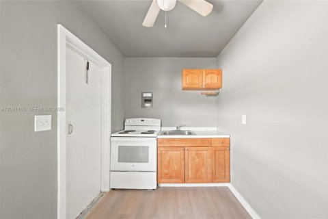 Immobilier commercial à vendre à Miami, Floride: 155.33 m2 № 2248052 - photo 11