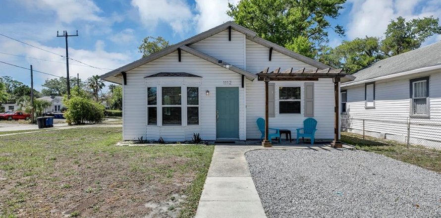 House in Clearwater, Florida 3 bedrooms, 116.78 sq.m. № 1834916