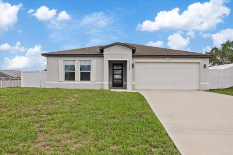 Villa ou maison à louer à Spring Hill, Floride: 4 chambres, 169.83 m2 № 2429249 - photo 4