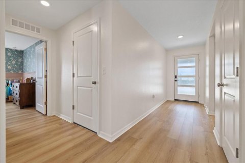 Villa ou maison à louer à Spring Hill, Floride: 4 chambres, 169.83 m2 № 2429249 - photo 28