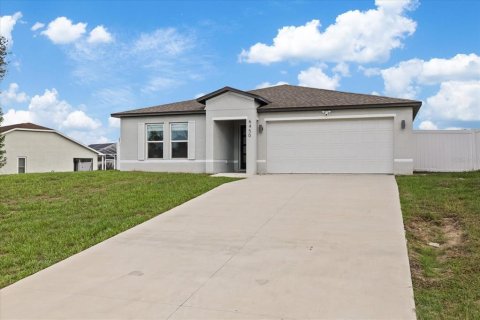 Villa ou maison à louer à Spring Hill, Floride: 4 chambres, 169.83 m2 № 2429249 - photo 3