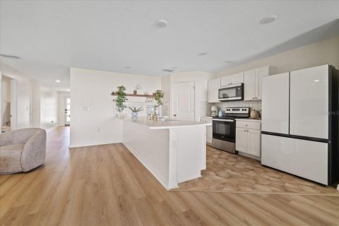 Villa ou maison à louer à Spring Hill, Floride: 4 chambres, 169.83 m2 № 2429249 - photo 19