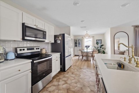 Villa ou maison à louer à Spring Hill, Floride: 4 chambres, 169.83 m2 № 2429249 - photo 11