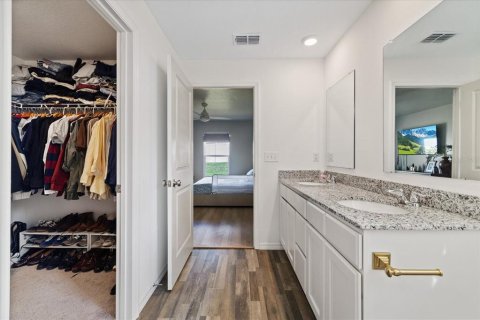 Villa ou maison à louer à Spring Hill, Floride: 4 chambres, 169.83 m2 № 2429249 - photo 17