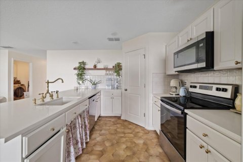 Villa ou maison à louer à Spring Hill, Floride: 4 chambres, 169.83 m2 № 2429249 - photo 25