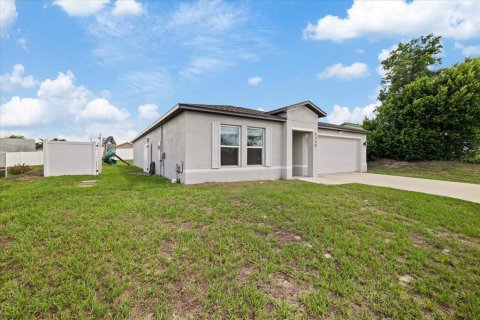 Villa ou maison à louer à Spring Hill, Floride: 4 chambres, 169.83 m2 № 2429249 - photo 6