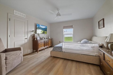 Villa ou maison à louer à Spring Hill, Floride: 4 chambres, 169.83 m2 № 2429249 - photo 10