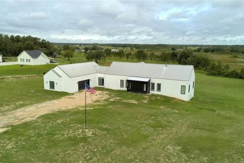 Villa ou maison à vendre à Clermont, Floride: 3 chambres, 290.97 m2 № 1791359 - photo 1